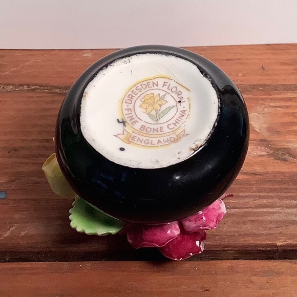 Antique bone china roses - Picture 5 of 6